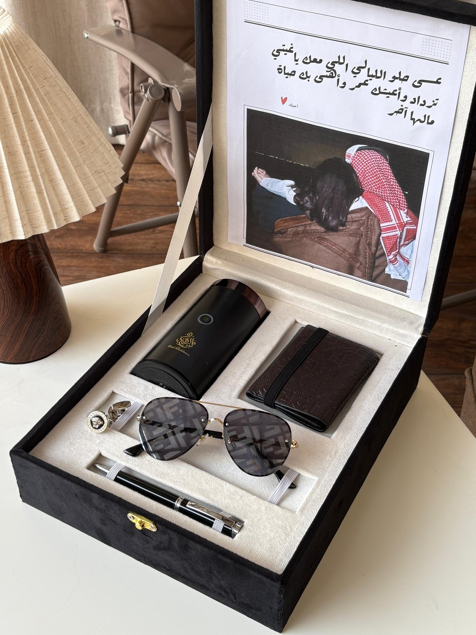 بوكس هدية رجالي فاخر فندي – نظارة فندي ومبخرة إلكترونية مع قلم وكبك