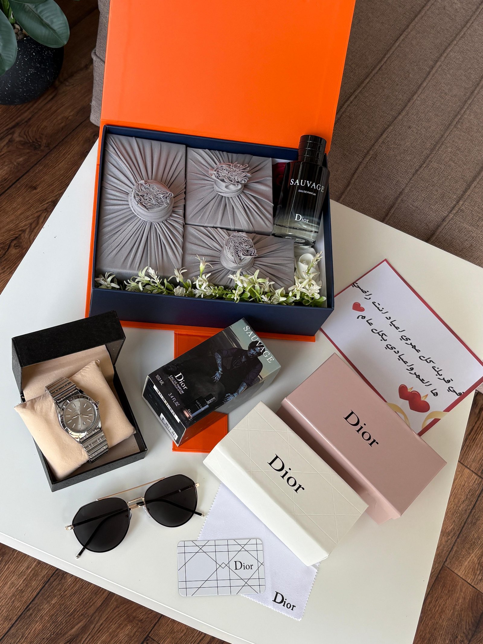 بوكس هدية تخرج رجالية 2026 – ساعة، نظارة وعطر مع تغليف فخم