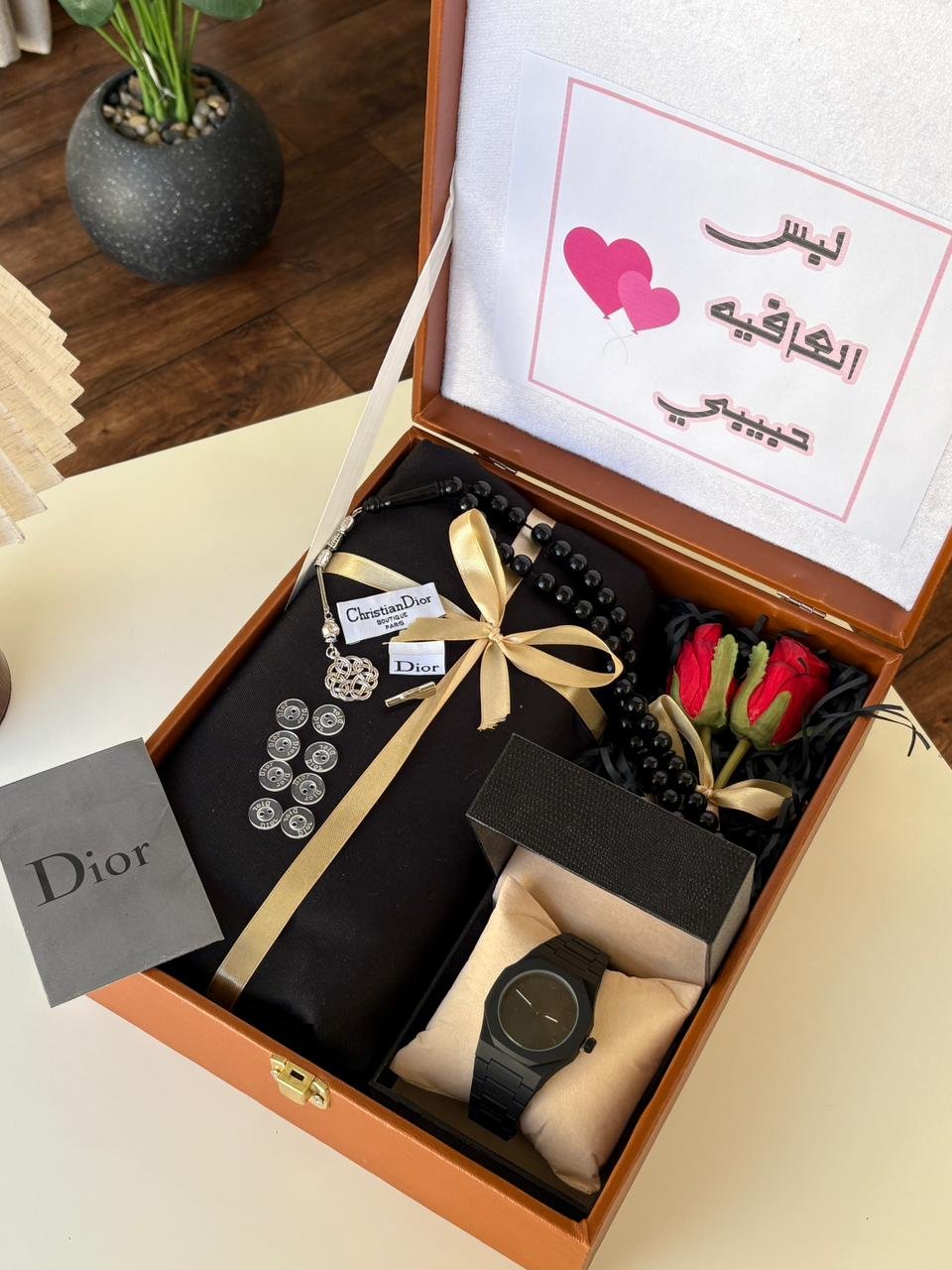 بوكس هدايا رجالي فاخر للعيد – قماش ديور مع ساعة وسبحة