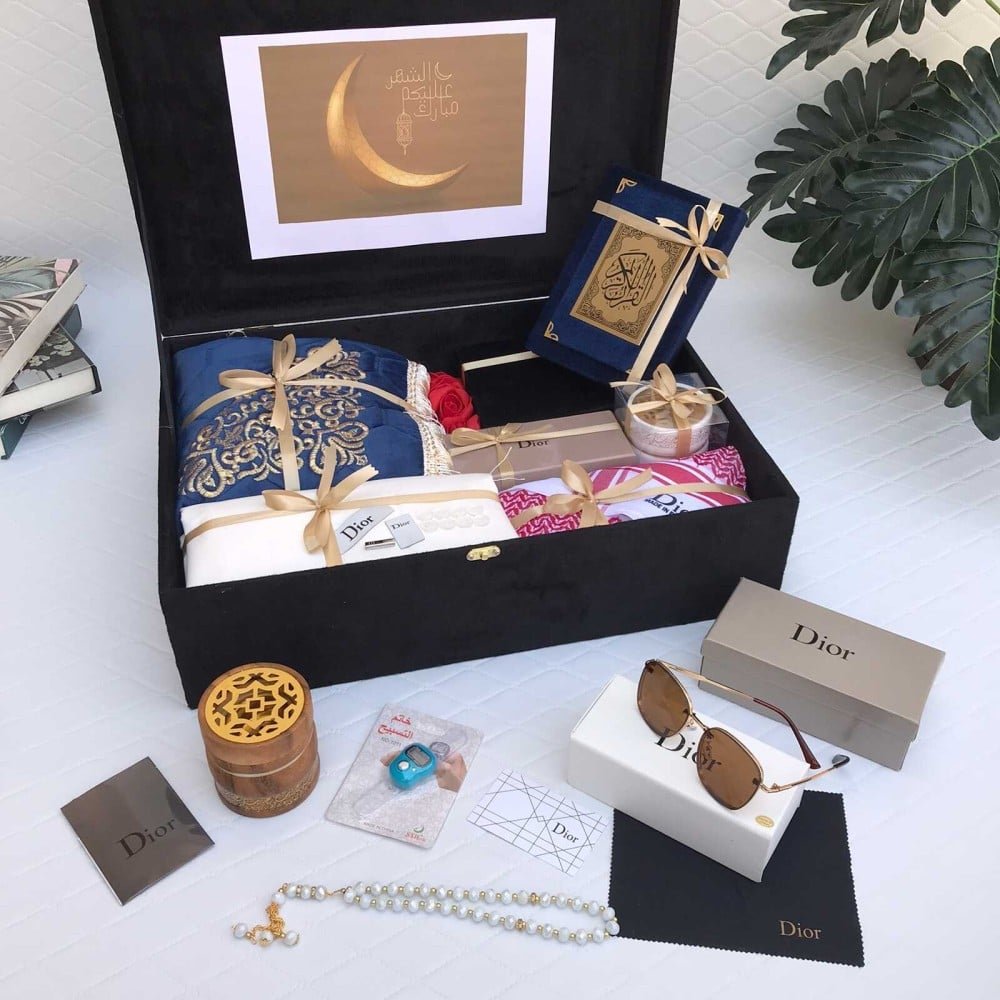 بوكس هدايا رمضان فاخر للكبار – طقم صلاة وإكسسوارات راقية بتغليف أنيق
