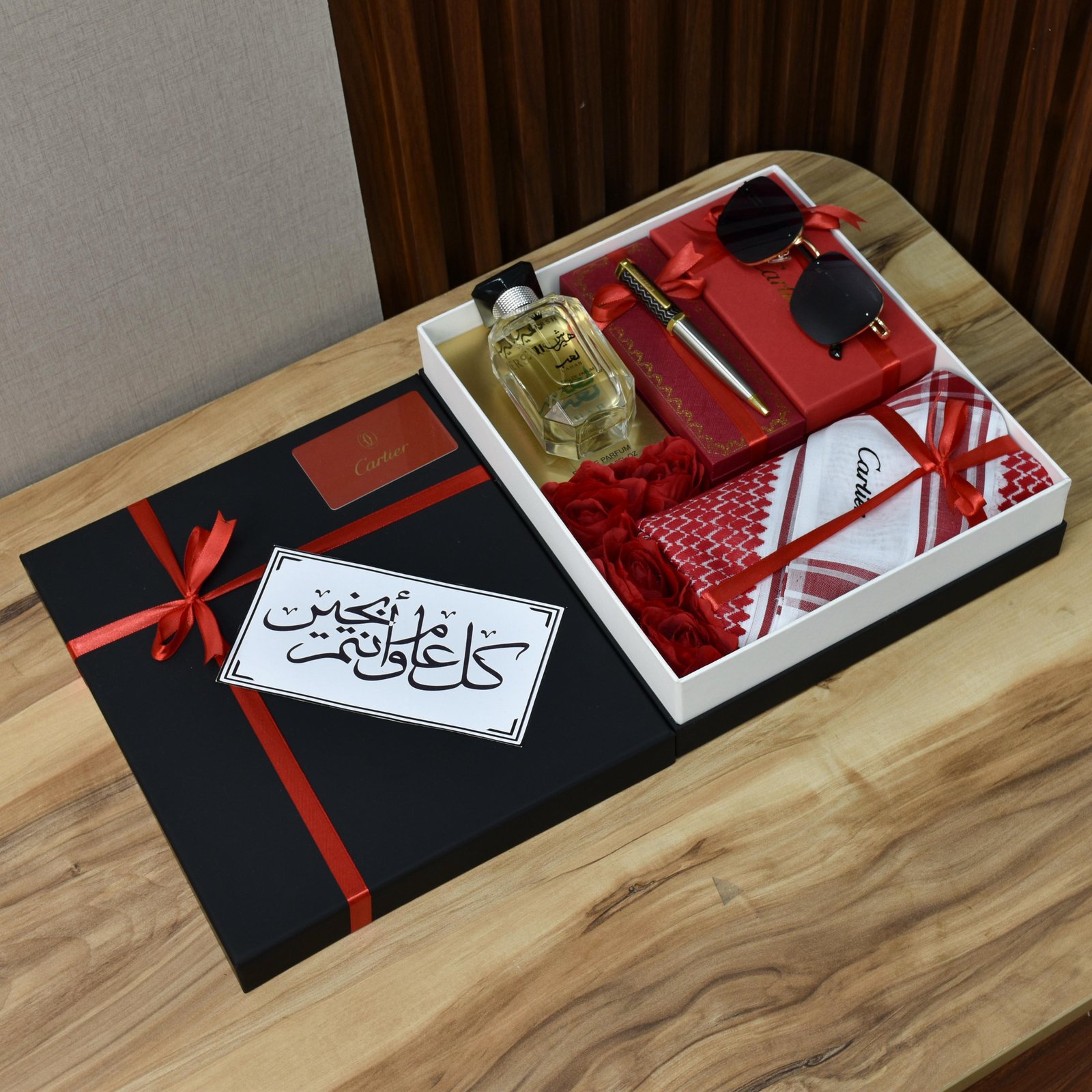بوكس هدية رجالية فخم متكامل – شماغ أنيق وعطر رجالي ونظارة شمسية وقلم فاخر بتغليف راقٍ