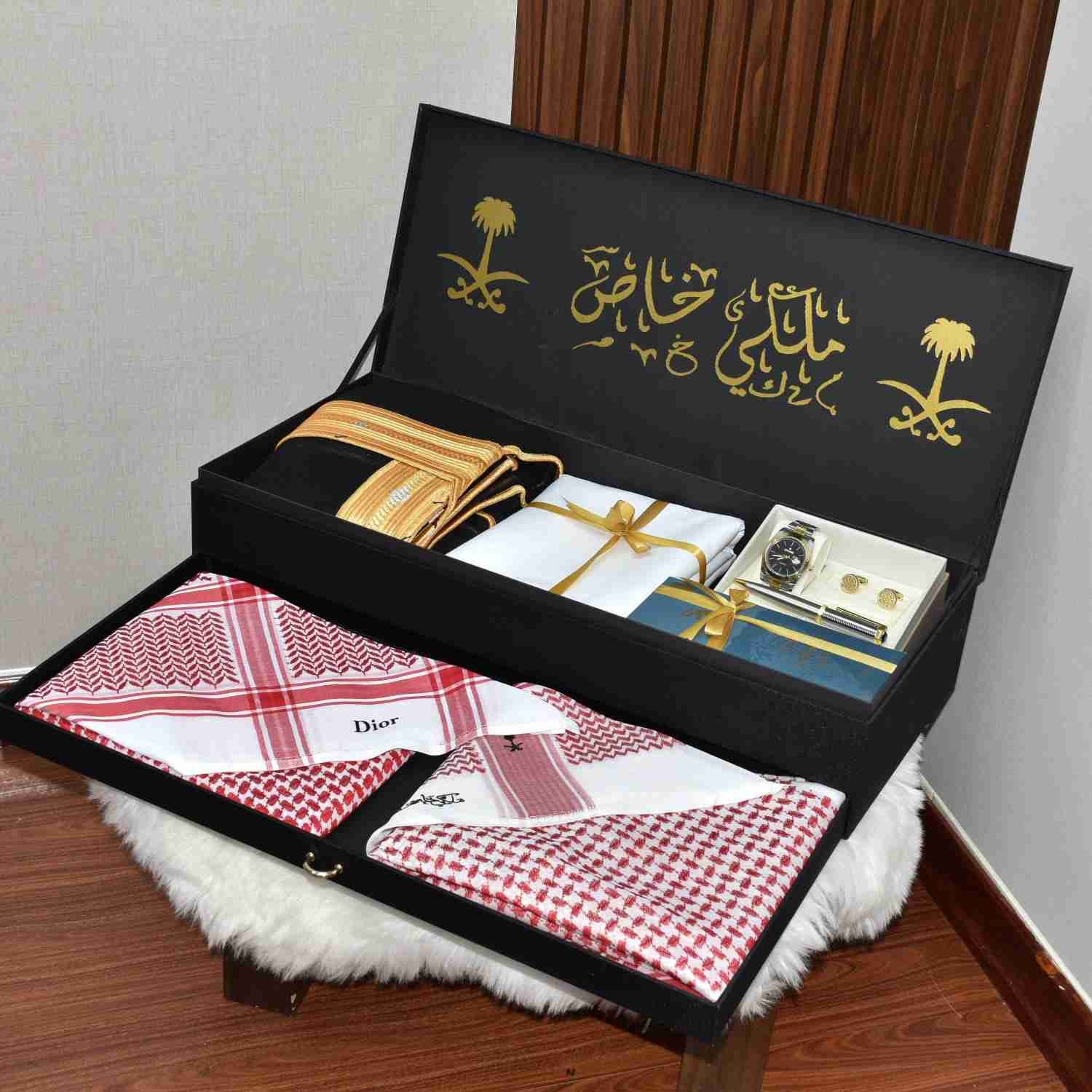 بوكس هدية تقاعد فاخر للرجال تكريم نهاية الخدمة