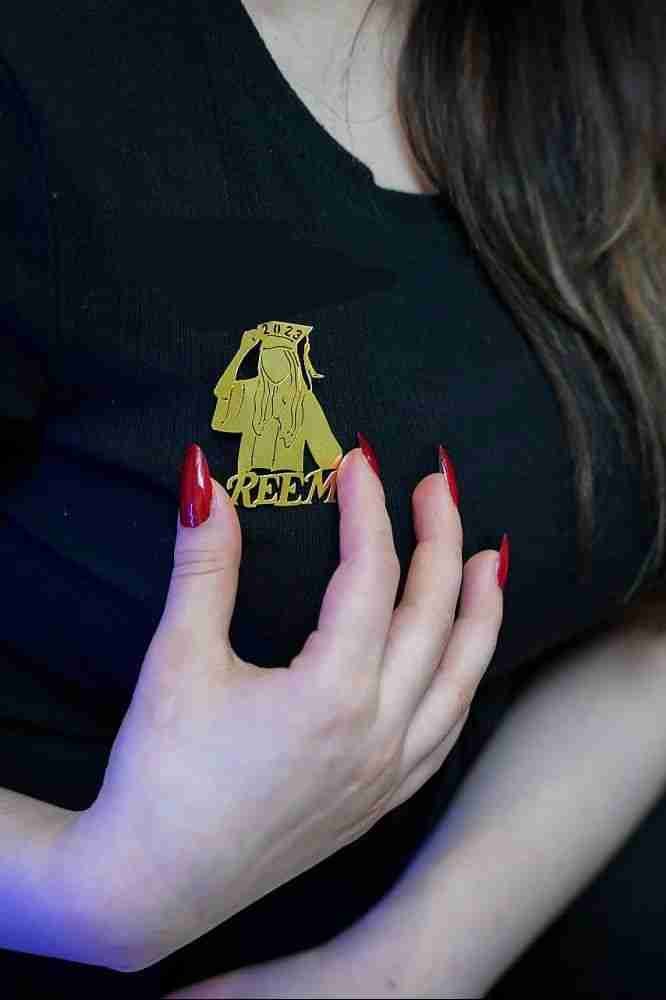 بروش تخرج بالاسم 2026 تصميم بروش خريجة حسب الطلب