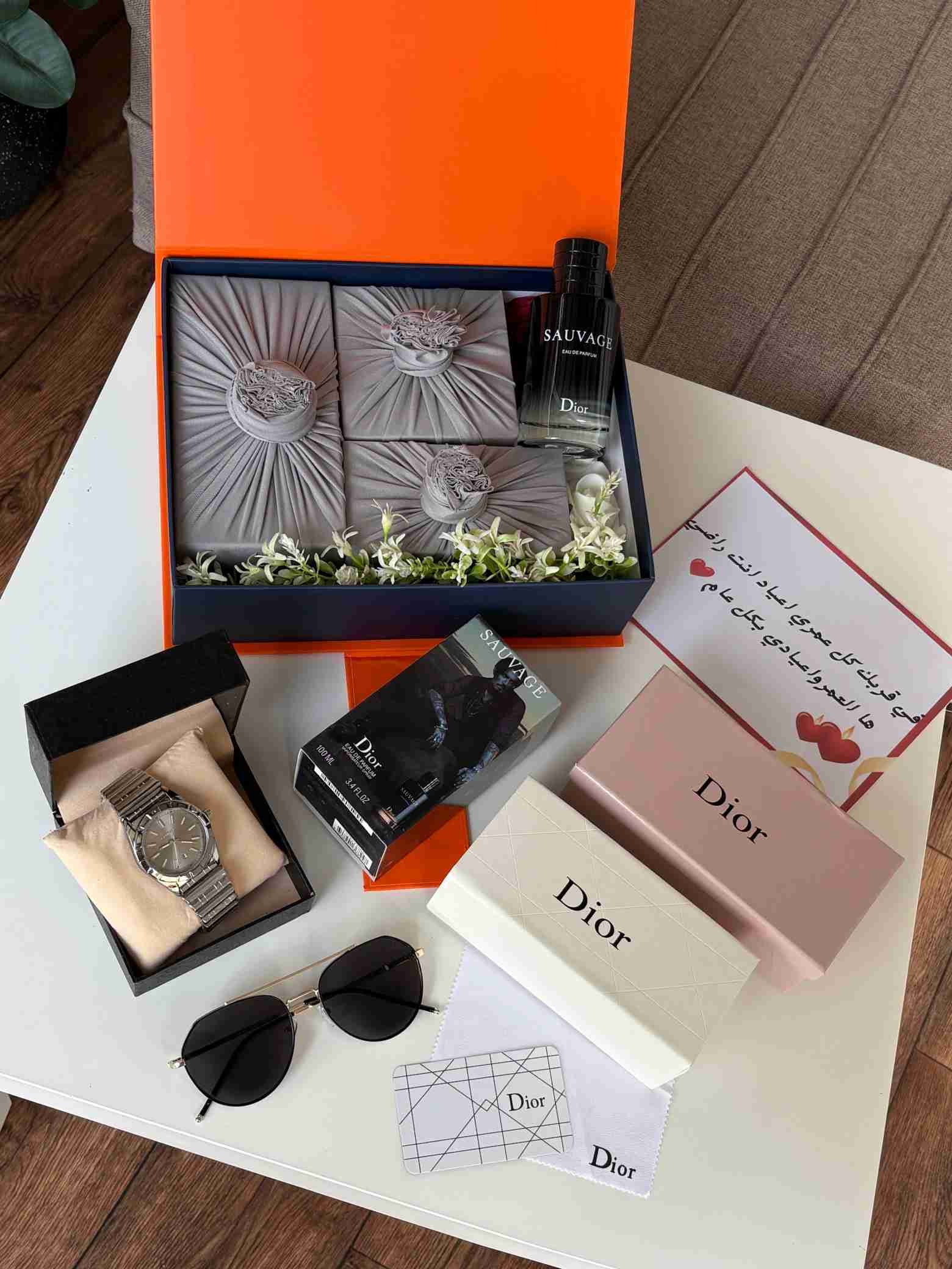 بوكس هدية تخرج رجالية 2026 – ساعة، نظارة وعطر مع تغليف فخم