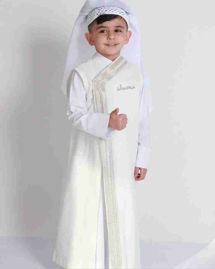 دقلة أطفال أوف وايت بالاسم | زي عيد أطفال فاخر مطرز حسب الطلب